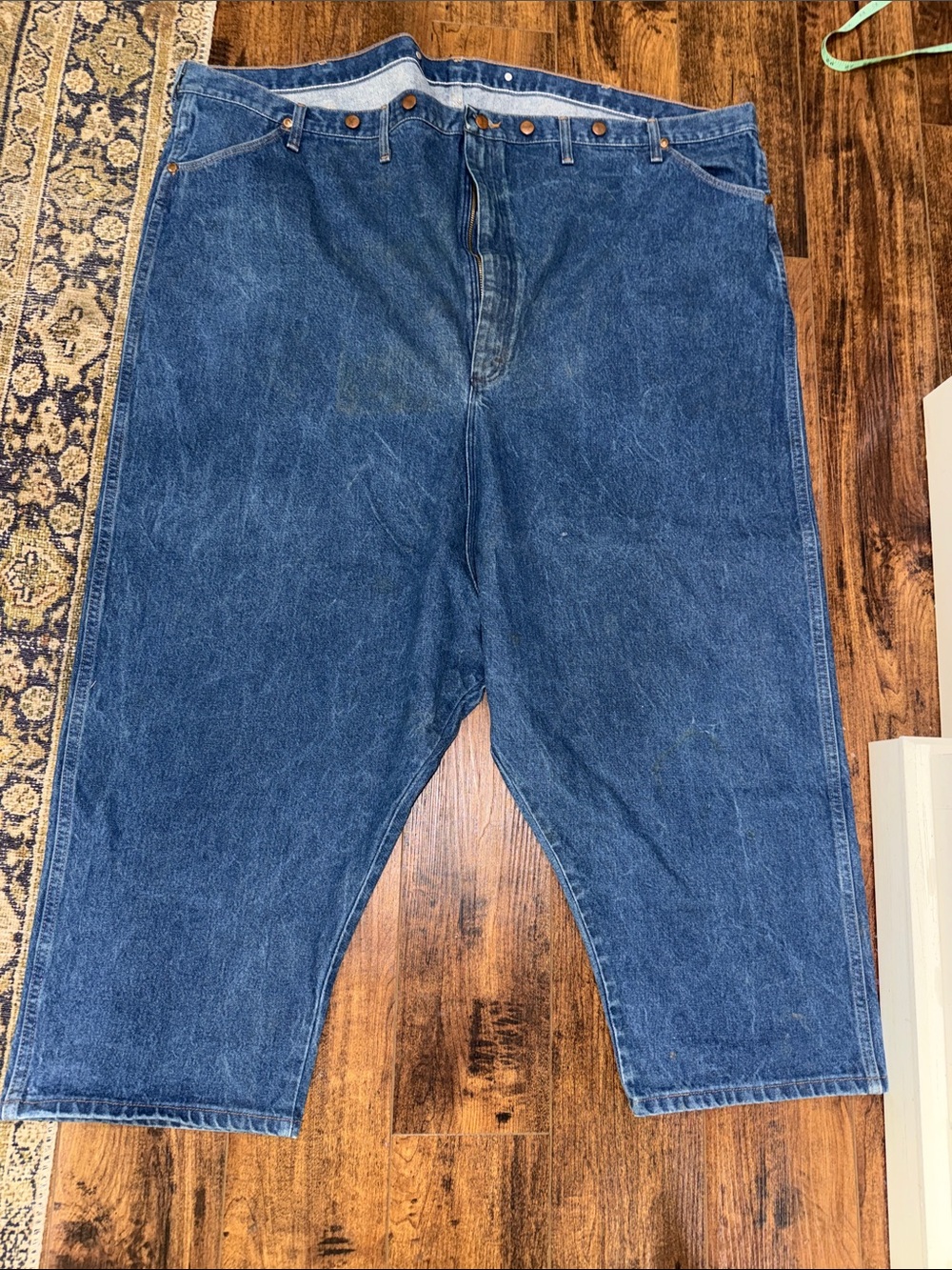 Wrangler Men's Dark Blue Relaxed Fit Denim Jeans 56x20